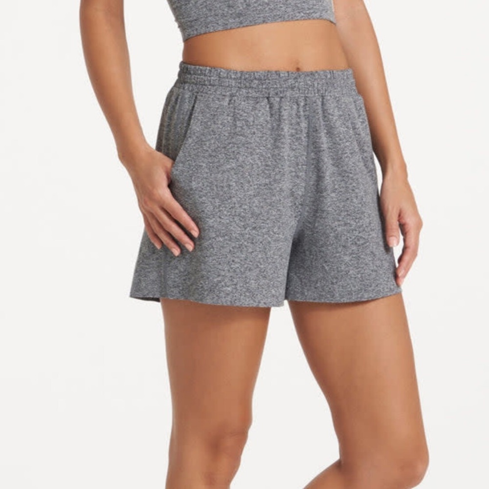 Vuori Boyfriend Shorts Heather Grey